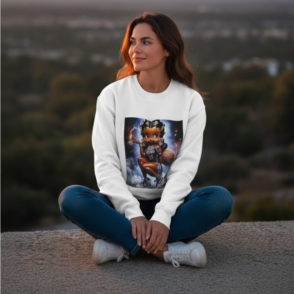 Betty Boop women’s Graphic White Crewneck Sweatshirt